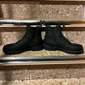 Blundstone boots - Men’s 7.5 Women’s 9